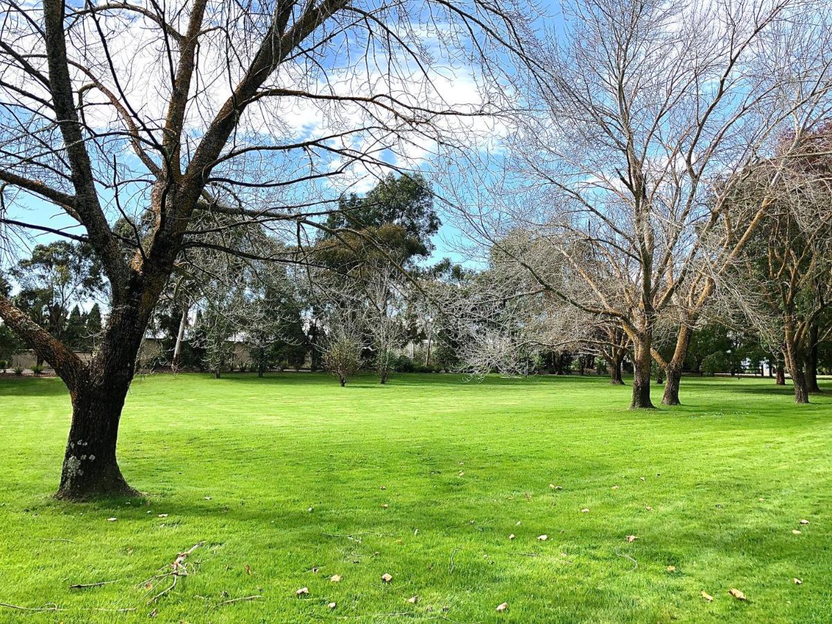 Briars Country Lodge Bowral Bagian luar foto